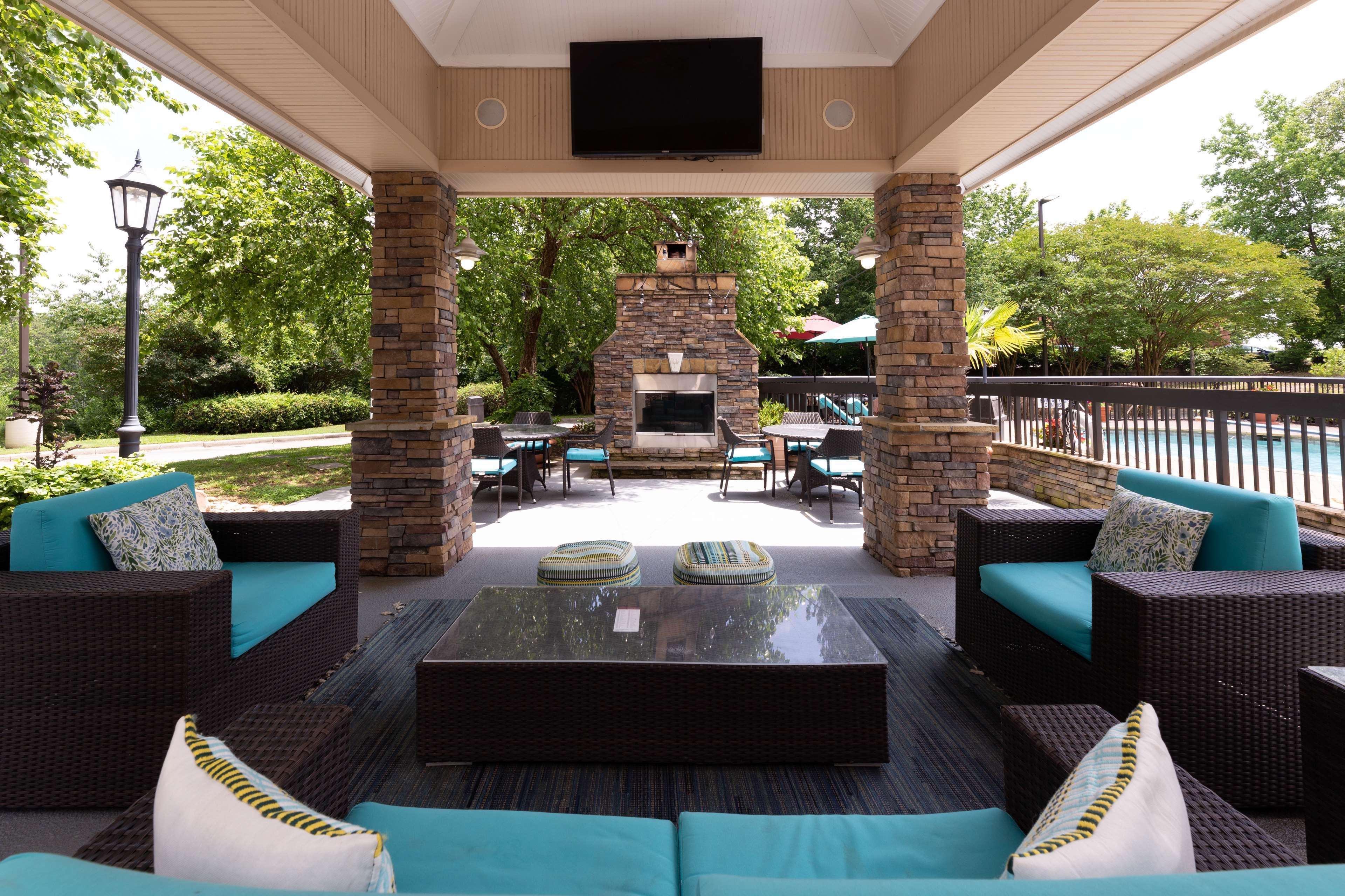 Hampton Inn Columbia I-26/Harbison Blvd Экстерьер фото