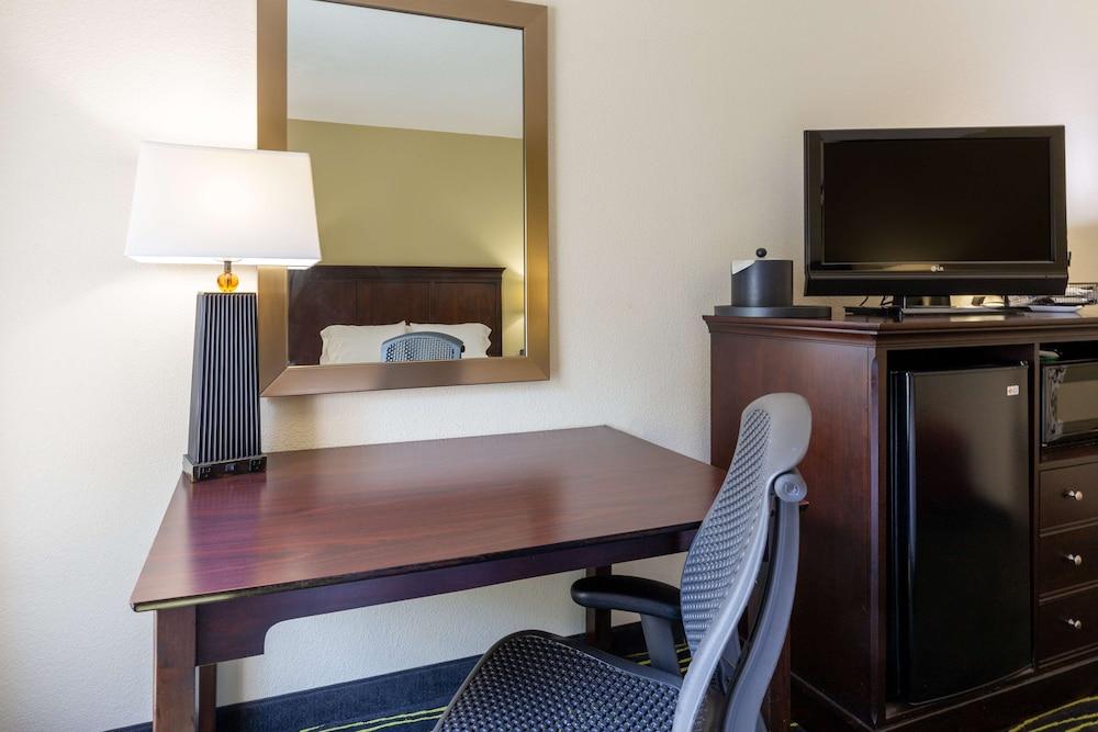 Hampton Inn Columbia I-26/Harbison Blvd Экстерьер фото