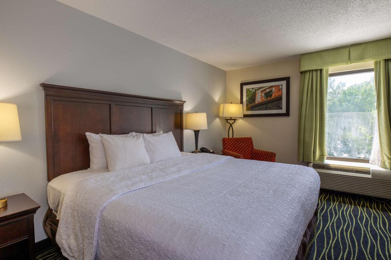 Hampton Inn Columbia I-26/Harbison Blvd Экстерьер фото