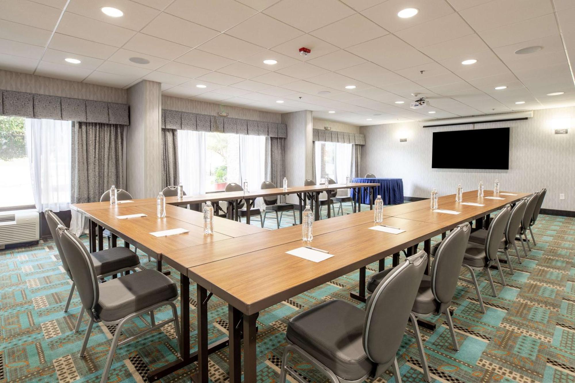 Hampton Inn Columbia I-26/Harbison Blvd Экстерьер фото