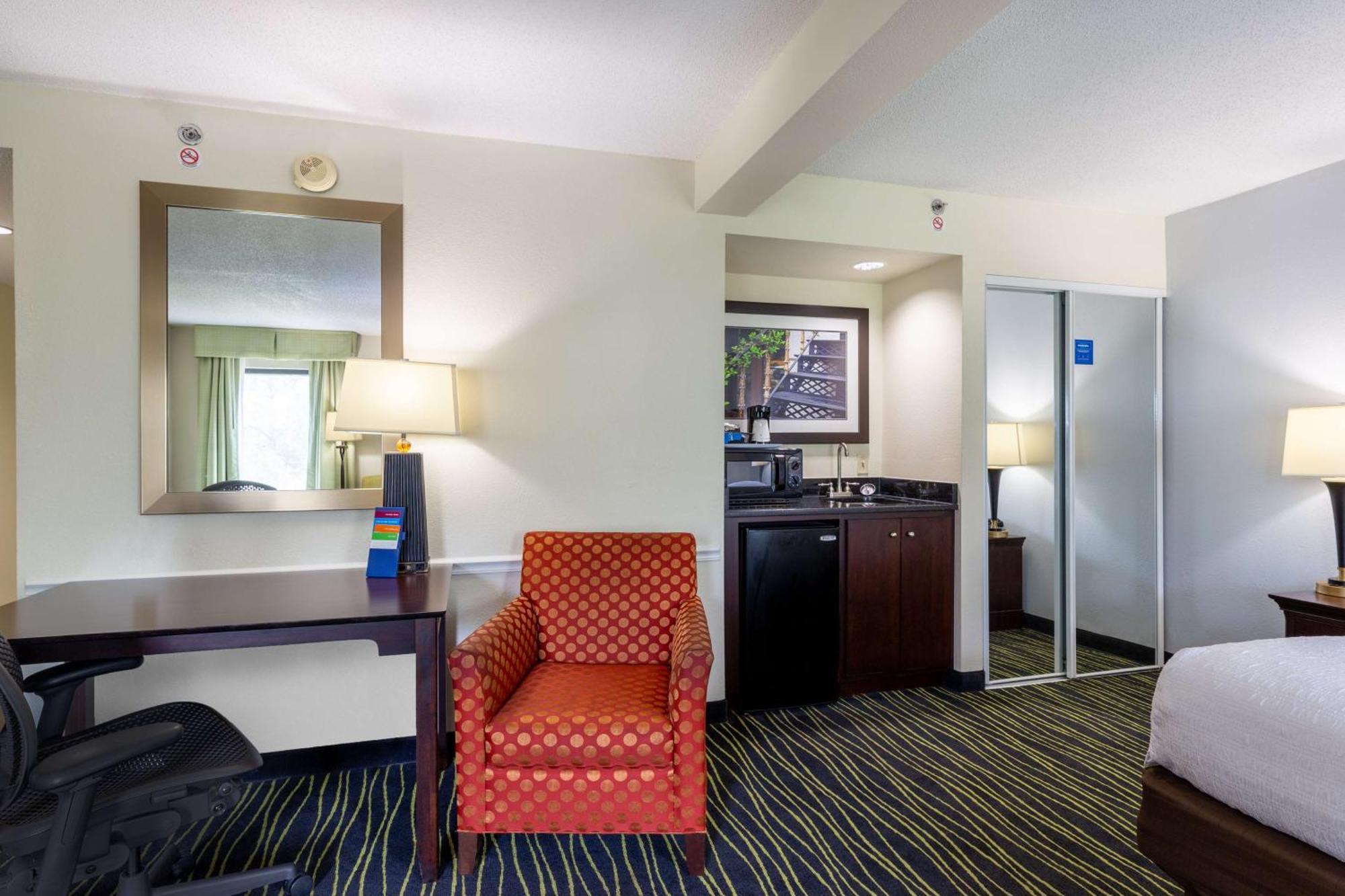 Hampton Inn Columbia I-26/Harbison Blvd Экстерьер фото