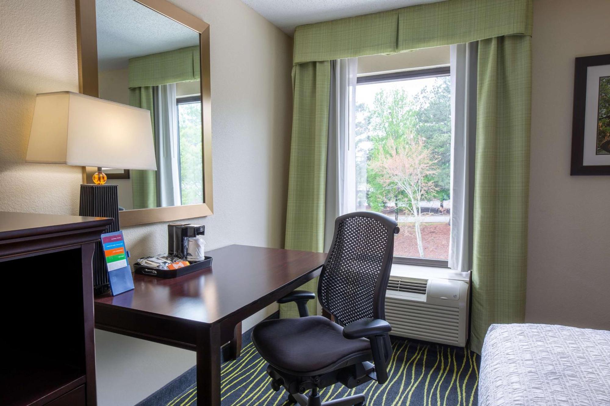 Hampton Inn Columbia I-26/Harbison Blvd Экстерьер фото