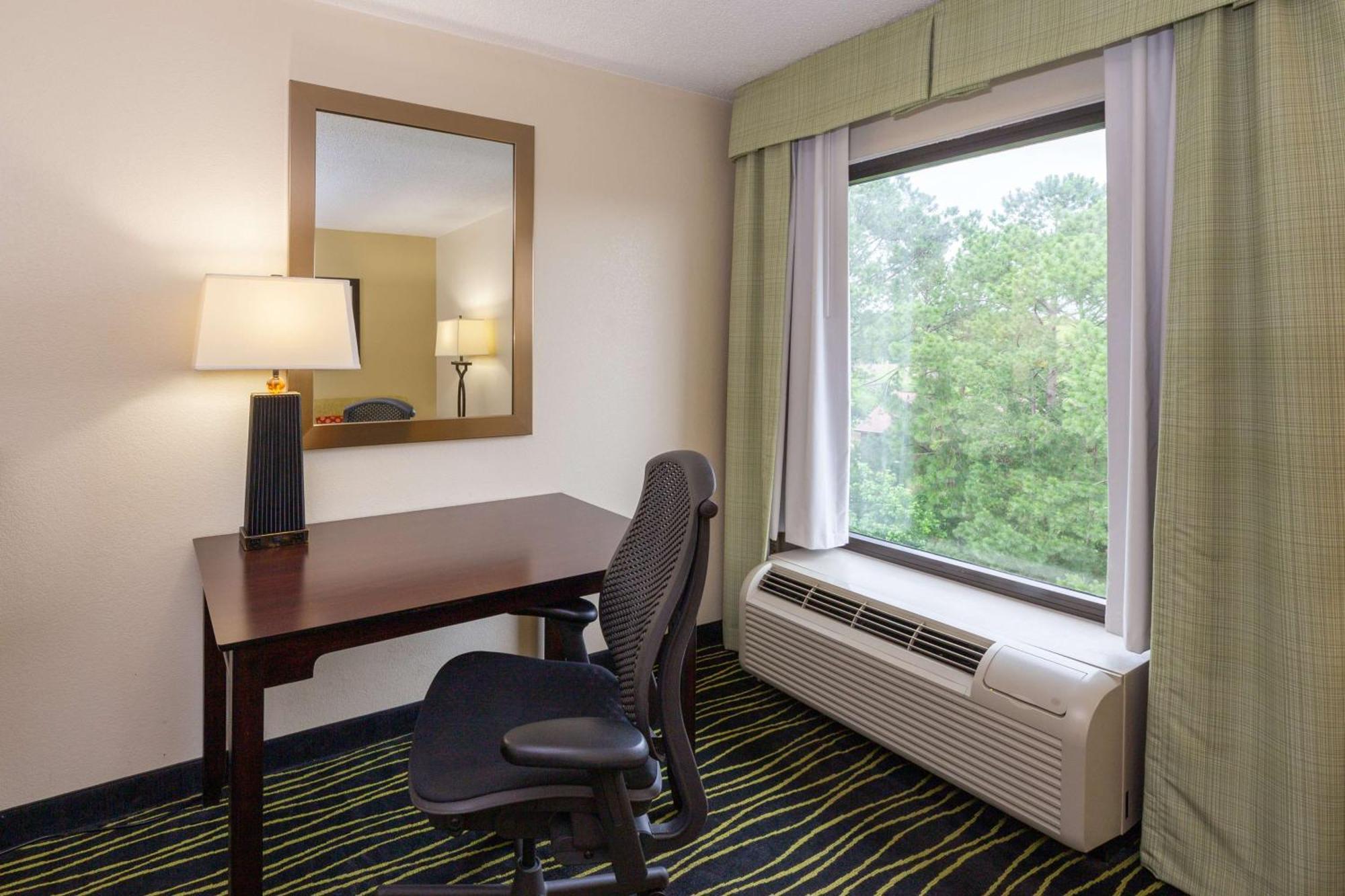 Hampton Inn Columbia I-26/Harbison Blvd Экстерьер фото