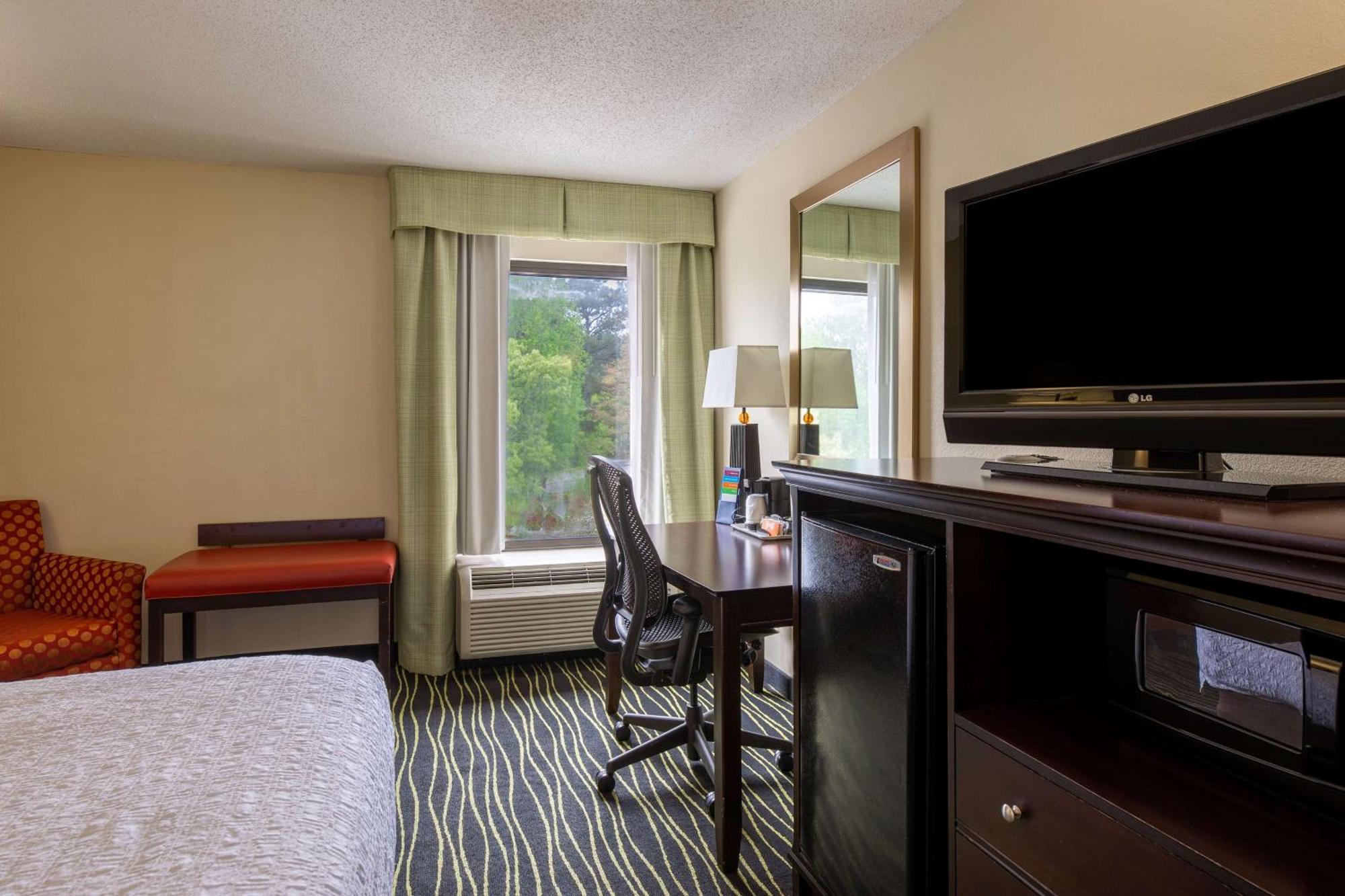 Hampton Inn Columbia I-26/Harbison Blvd Экстерьер фото
